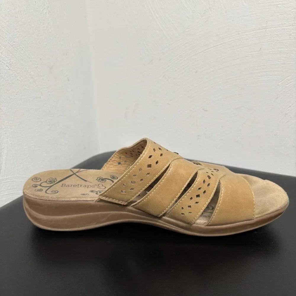 Baretraps Women's Jacalyn Tan Wedge‎ Sandals Size 8W Casual Slip On Shoes
